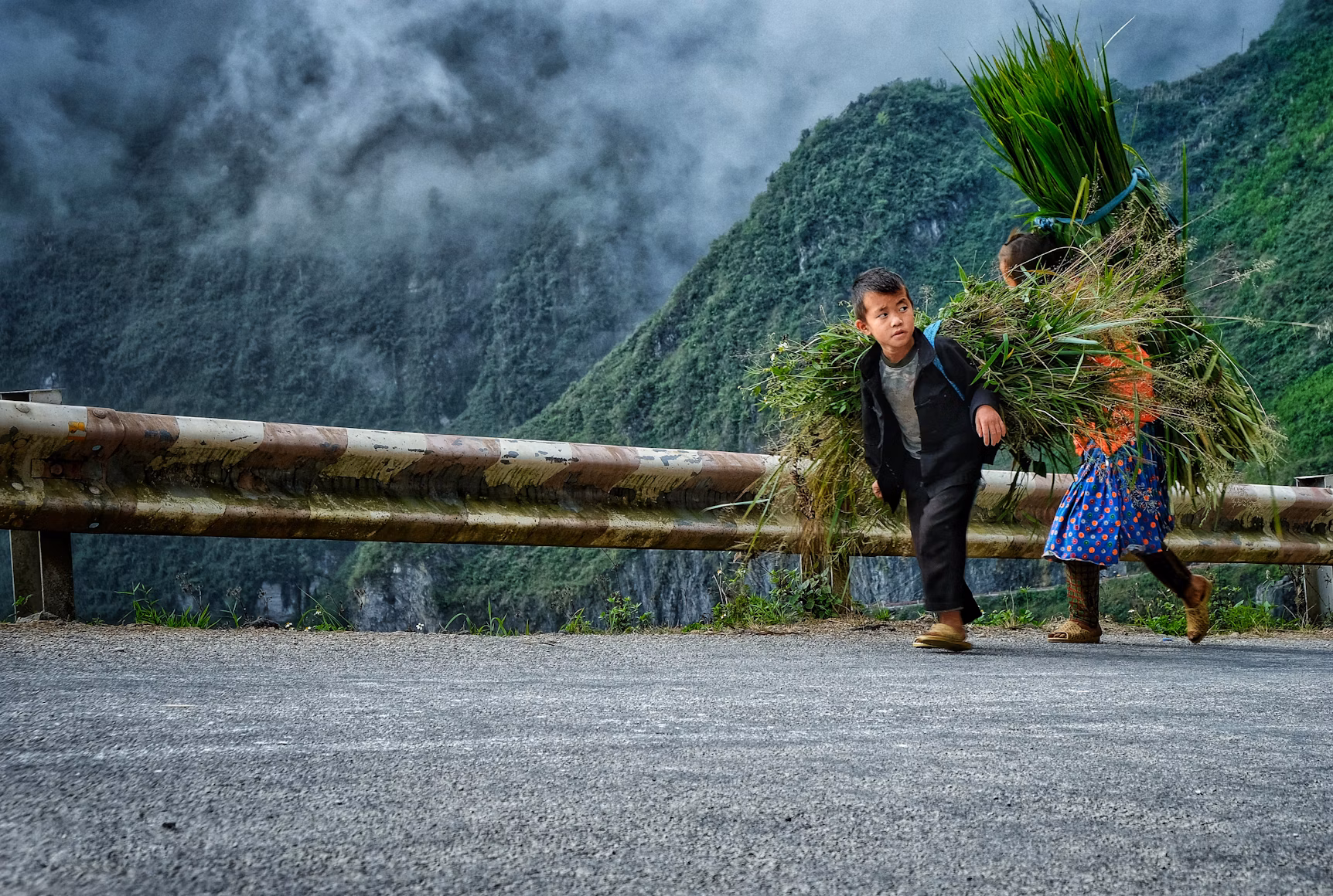 ha-gaing-vietnam-north